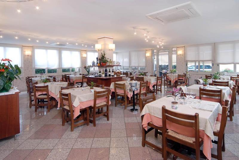 Hotel Lido Дейва Марина Екстериор снимка